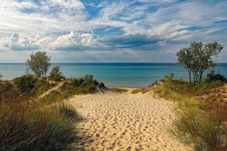 Beautiful Downstairs 1Bed 1Bth Charmer- Pet Friendly Michigan City Εξωτερικό φωτογραφία