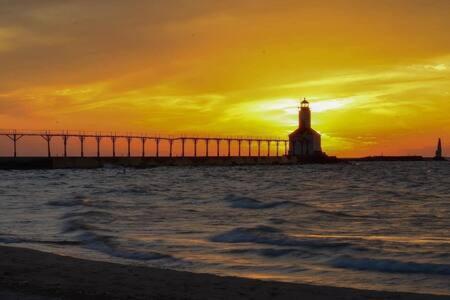 Beautiful Downstairs 1Bed 1Bth Charmer- Pet Friendly Michigan City Εξωτερικό φωτογραφία